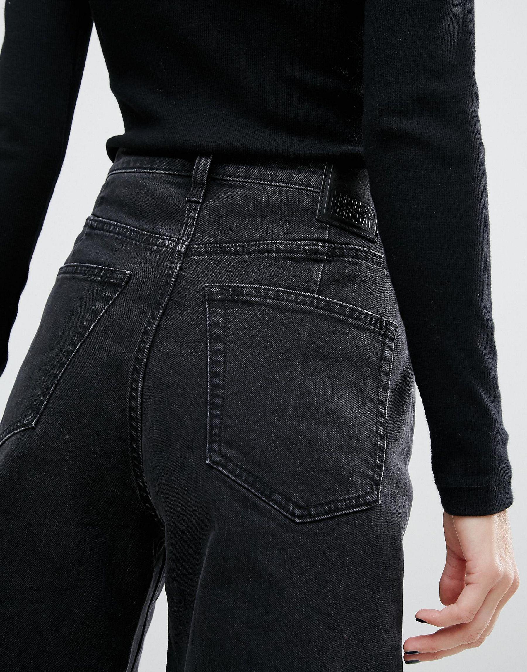 weekday arrow low rise straight leg jeans in washed black